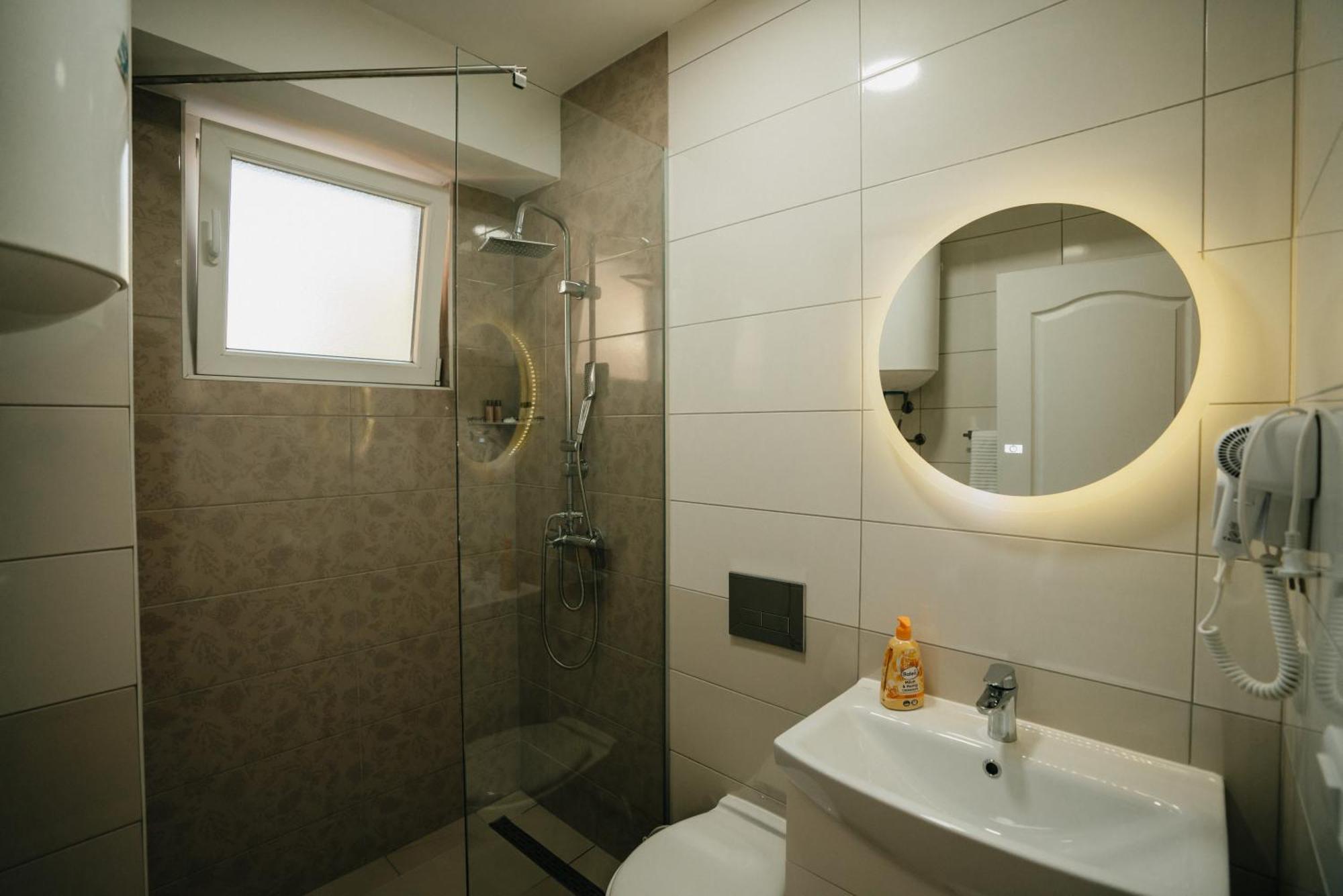 Serenity Downtown Apartments אוהריד מראה חיצוני תמונה
